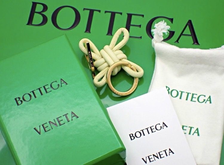 BOTTEGA ボッテガヴェネタ トライアングル キーリング